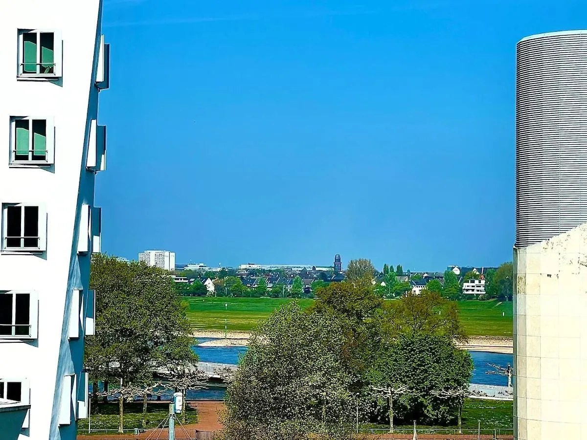 Apartment City-Apartment Mit Rheinblick Düsseldorf Deutschland